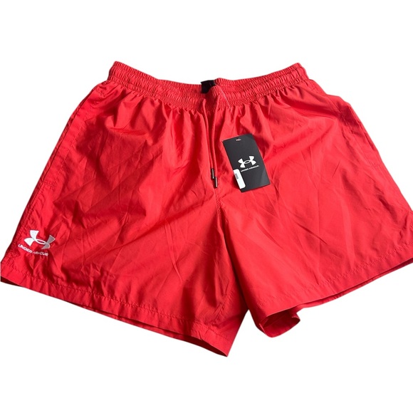 Under Armour Men’s Woven Volley Shorts Red Size Medium‎ Lined Swim/Active NWT - Picture 1 of 3